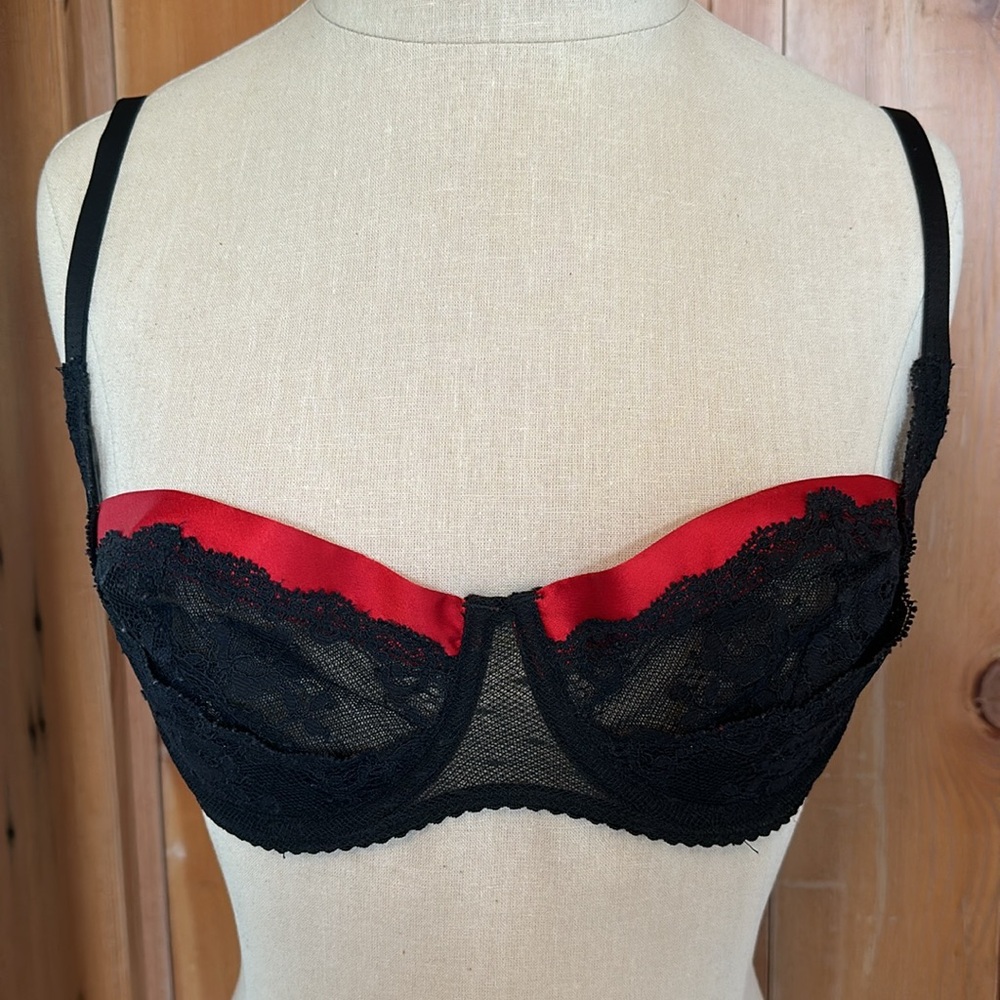 Victoria’s Secret, Balconet Lace Bra